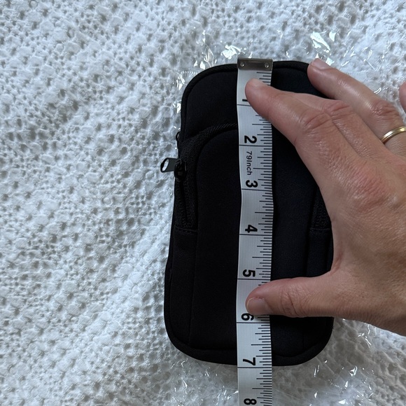 NWOT! Black Arm Pouch with Zipper - Picture 5 of 7